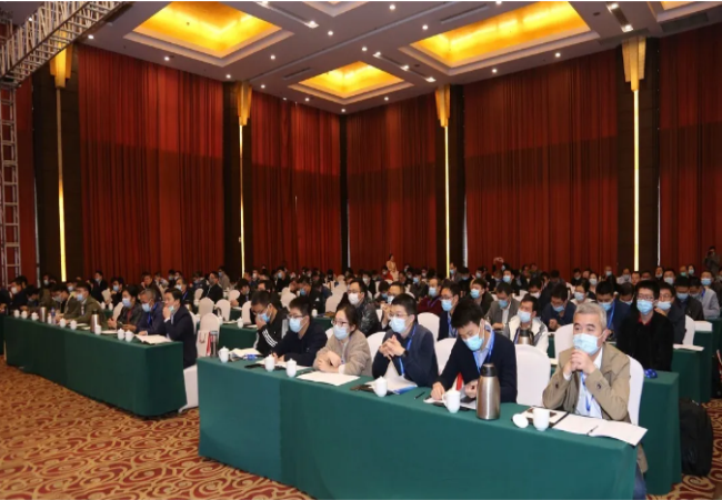 國機(jī)集團(tuán)黨委常委、副總經(jīng)理丁宏祥出席中國軸承工業(yè)科技創(chuàng)新高端論壇