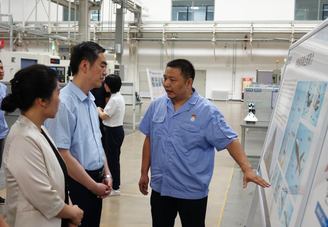 河南省工信廳黨組成員、副廳長孫永民一行蒞臨公司考察調(diào)研